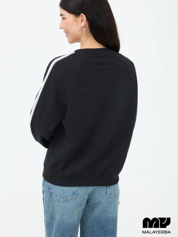 Sudadera con Franja Negra